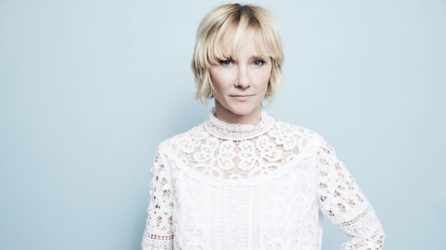 Anne Heche In Elegant White Lace Dress Wallpaper