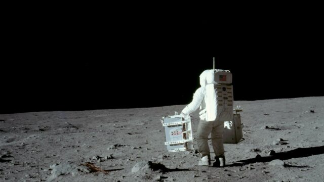 Apollo 11 Astronaut On Lunar Surface Iconic Wallpaper