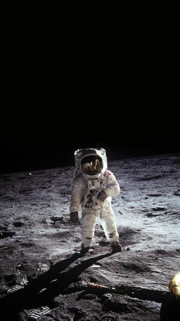 Apollo 11 Astronaut On The Moon Iconic Wallpaper