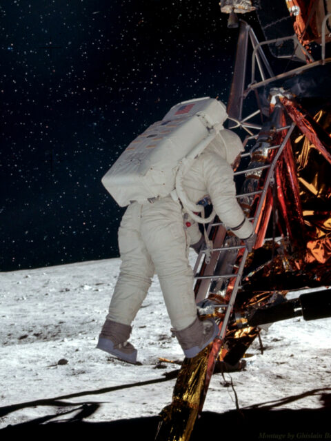 Apollo 11 Moon Landing Astronaut Descends Ladder Wallpaper