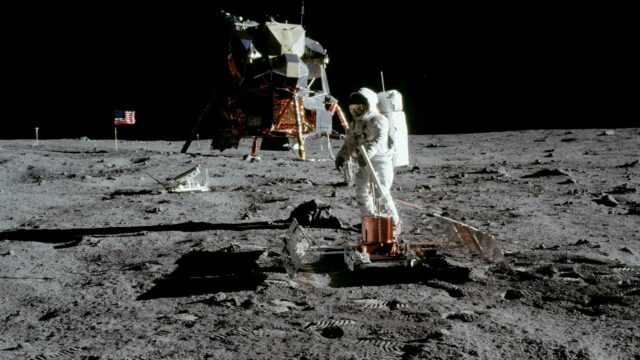 Apollo 11 Moon Landing Historic Moment Wallpaper