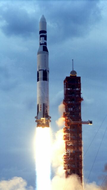 Apollo 11 Rocket Launch Historic Space Mission Wallpaper