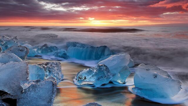 Arctic Ocean Wallpapers Stunning Ice Chunks On Shoreline At Sunset With Vibrant Sky Colors