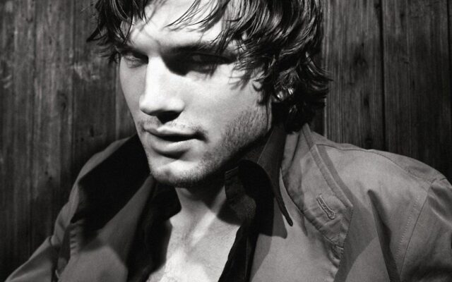 Ashton Kutcher Black And White Close Up Portrait Wallpaper