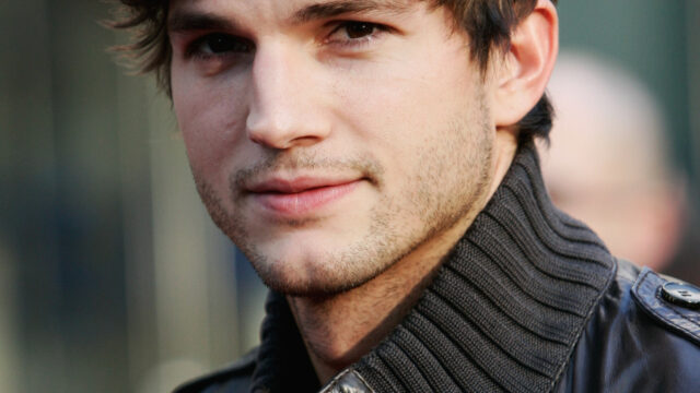 Ashton Kutcher Close Up Portrait Wallpaper In Casual Style