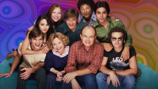 Ashton Kutcher And That 70s Show Cast Group Photo Wallpaper