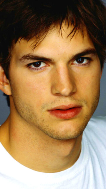 Ashton Kutcher Close Up Portrait Wallpaper High Quality Image