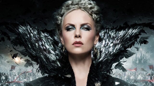 Charlize Theron As Queen Ravenna Majestic Wallpaper
