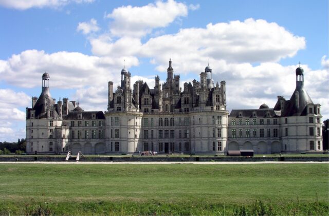 Chateau De Chambord Stunning Architecture And Scenic Landscape Wallpaper