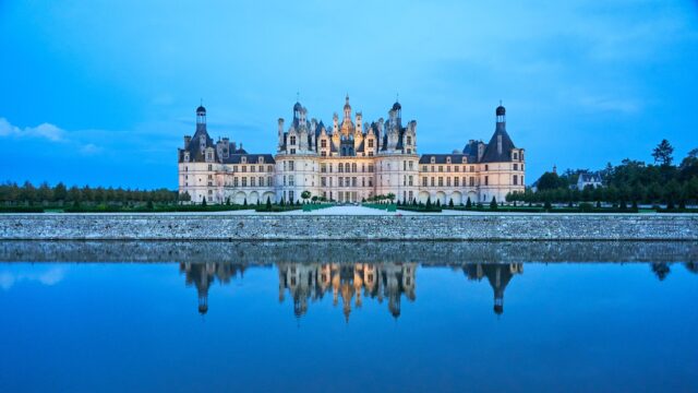 Chateau De Chambord Stunning Reflection Wallpaper In Blue Evening Light