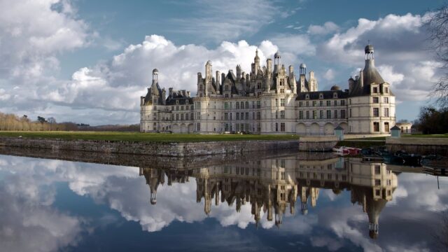 Chateau De Chambord Stunning Reflection Wallpaper With Blue Sky And Clouds