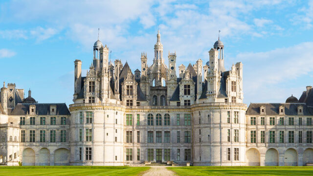 Chateau De Chambord Stunning Renaissance Castle Wallpaper With Blue Sky Background