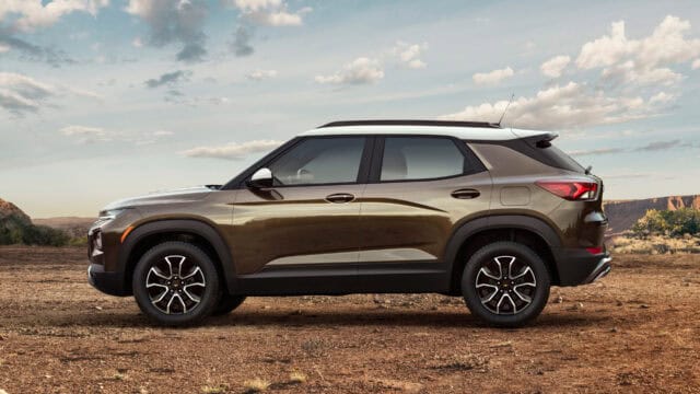 Chevrolet Trailblazer Adventure Wallpaper In Desert Landscape