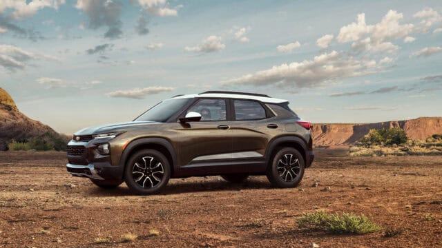 Chevrolet Trailblazer Scenic Desert Landscape Wallpaper