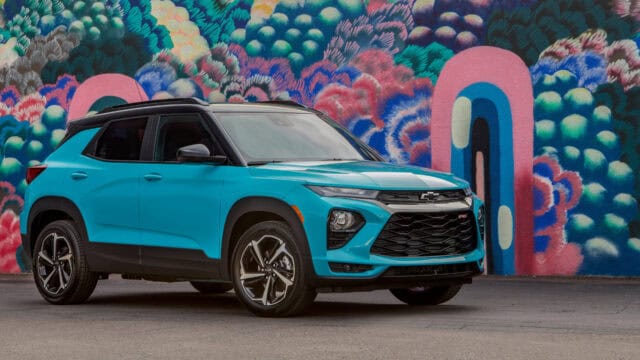 Chevrolet Trailblazer Against Vibrant Mural Background Wallpaper
