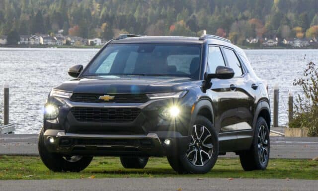 Chevrolet Trailblazer By The Lake Stunning SUV Wallpaper