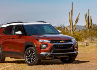 Chevrolet Trailblazer In Desert Landscape For Stunning Wallpapers