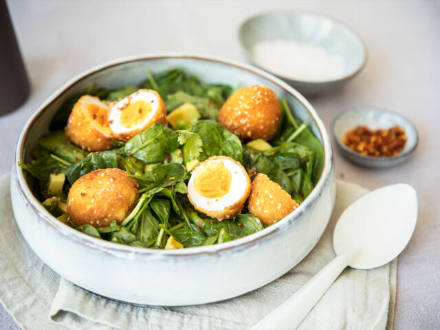 Cilantro Wallpapers Fresh Spinach Salad with Fried Eggs in Ceramic Bowl