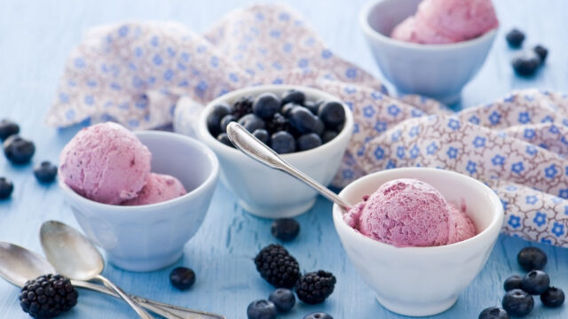 Delicious Blackberry Ice Cream And Fresh Blueberry Bowls Blackberry Wallpapers Background