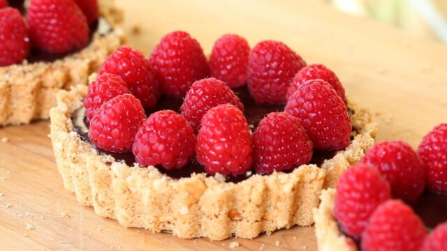 Delicious Raspberry Chocolate Tart with Crumbly Crust Tart Wallpapers Background