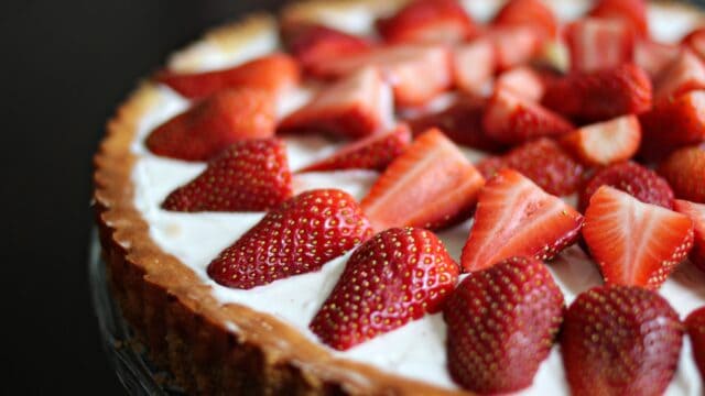 Delicious Strawberry Tart with Creamy Filling Tart Wallpapers Background