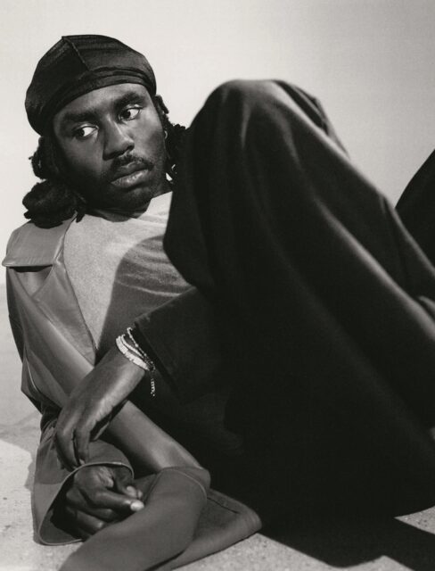 Dev Hynes Artistic Black And White Wallpaper