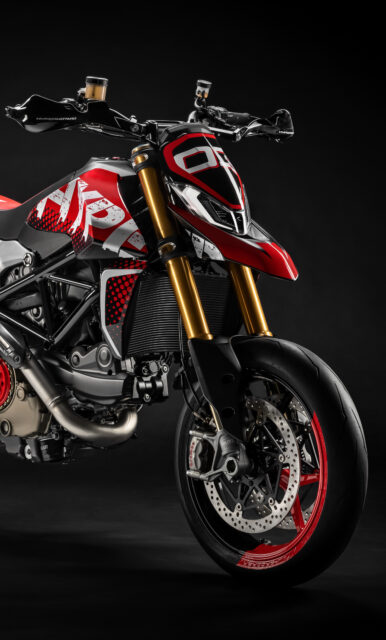 Ducati Hypermotard 950 Sporty Red and Black Motorcycle Front View Wallpaper