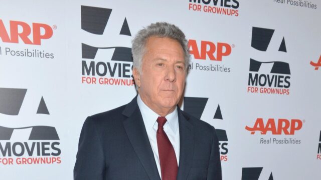 Dustin Hoffman At AARP Movies For Grownups Event Perfect Wallpaper