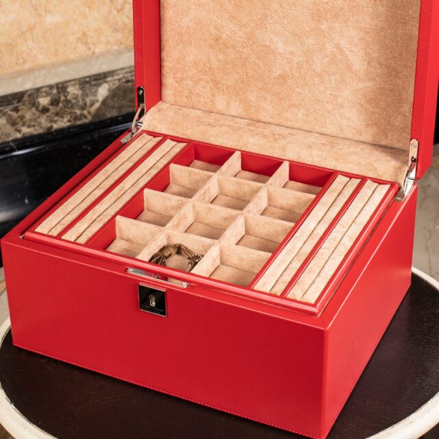 Elegant Red Jewelry Box Wallpaper For Luxury Display