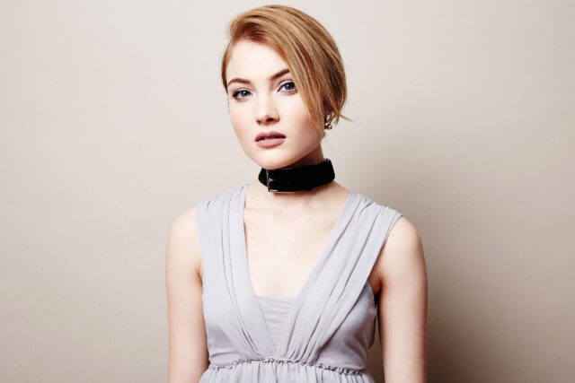 Elegant woman wearing black leather choker stylish fashion wallpaper for choker lovers