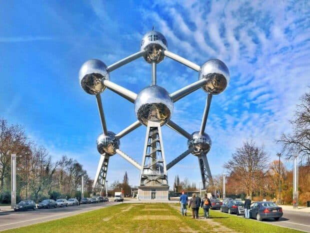 The Atomium monument stands tall under a clear blue sky in Brussels showcasing modern architecture, HD Desktop Wallpaper