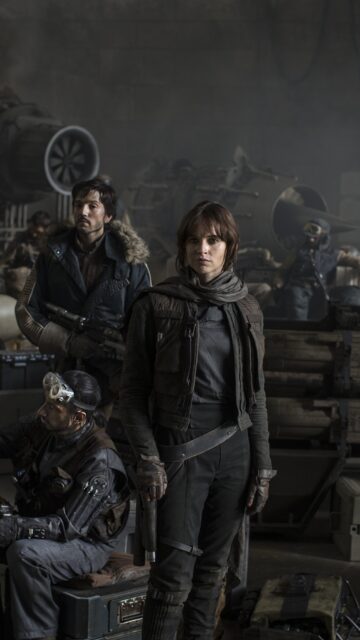 Felicity Jones In Rogue One Intense Scene Wallpaper