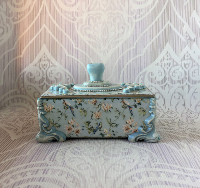 Floral Jewelry Box Wallpaper Elegant Design Background
