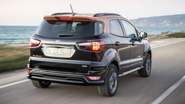 Ford EcoSport Wallpaper Coastal Drive Adventure