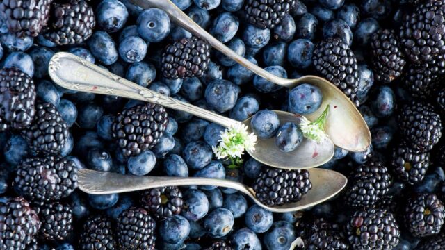 Fresh Blackberries And Blueberries With Vintage Spoons Blackberry Wallpapers Background