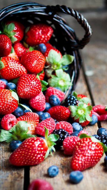 Fresh Mixed Berries Basket Close Up Blackberry Wallpapers For Vibrant Mobile Backgrounds