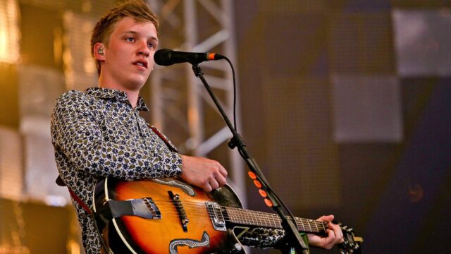 George Ezra Performing Live with Guitar Inspirational Wallpapers