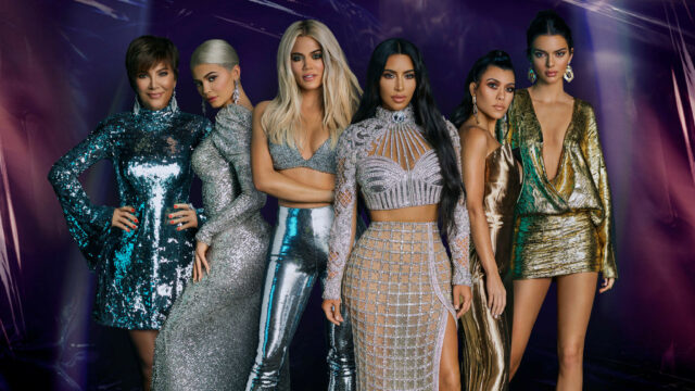 Glamorous Kim Kardashian Wallpapers With Family In Sparkling Evening Dresses
