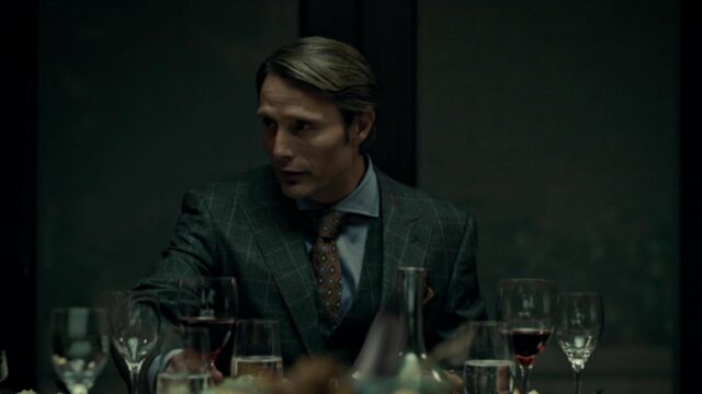 Hannibal TV Series Wallpaper Featuring Sophisticated Dinner Scene with Wine Glasses