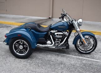 Harley Davidson Freewheeler Blue Trike Motorcycle Wallpaper