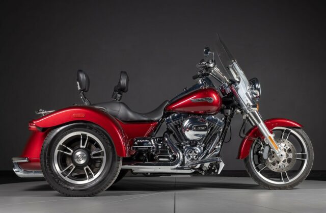 Harley Davidson Freewheeler Stunning Red Trike Wallpaper
