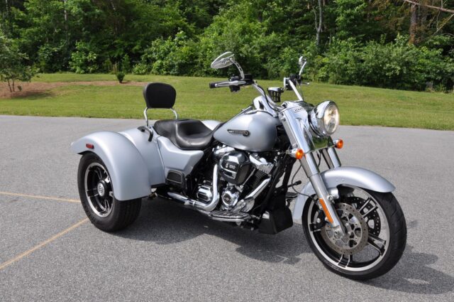 Harley Davidson Freewheeler Trike In Scenic Outdoor Setting