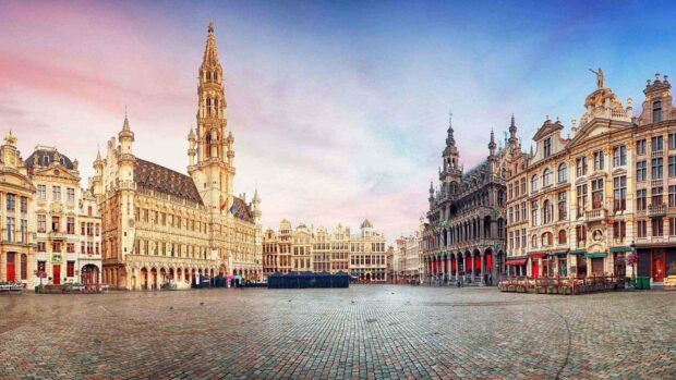 The historic square in Brussels features majestic buildings with a clear sky, HD Desktop Wallpaper