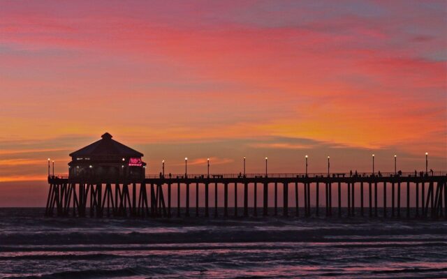 Huntington Beach Pier Silhouette at Sunset Stunning Ocean View Wallpaper