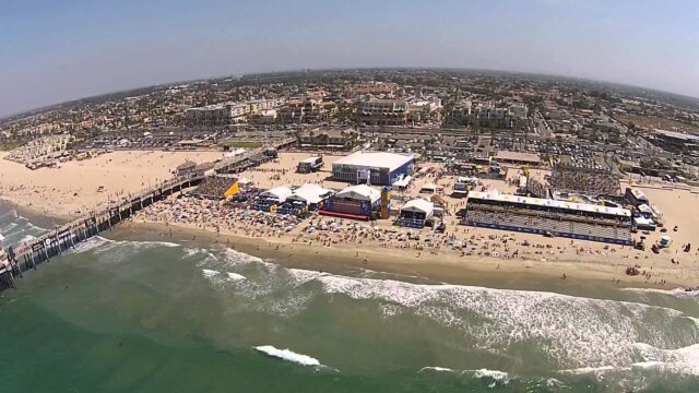 Huntington Beach Wallpapers Aerial View of Crowded Beach and Pier with Ocean Waves