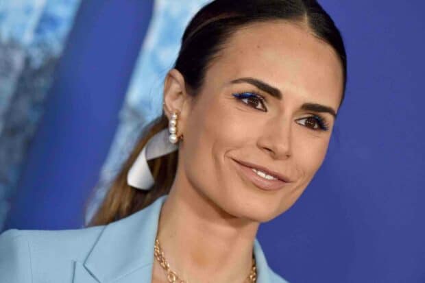 Jordana Brewster is smiling while wearing blue eyeliner and a light blue blazer, HD Desktop Wallpaper