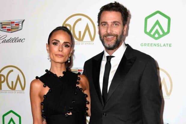 Jordana Brewster is attending an event with a man wearing a black suit and tie, HD Desktop Wallpaper