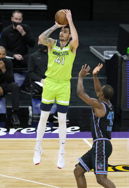 Juancho Hernangomez Shooting Jump Shot In Minnesota Timberwolves Uniform Basketball Wallpaper