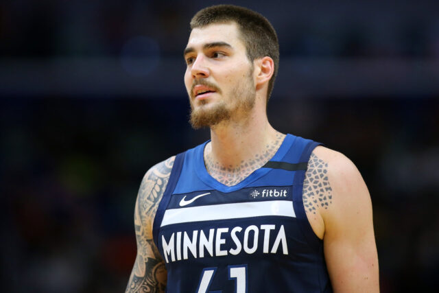 Juancho Hernangomez In Minnesota Timberwolves Jersey NBA Wallpaper