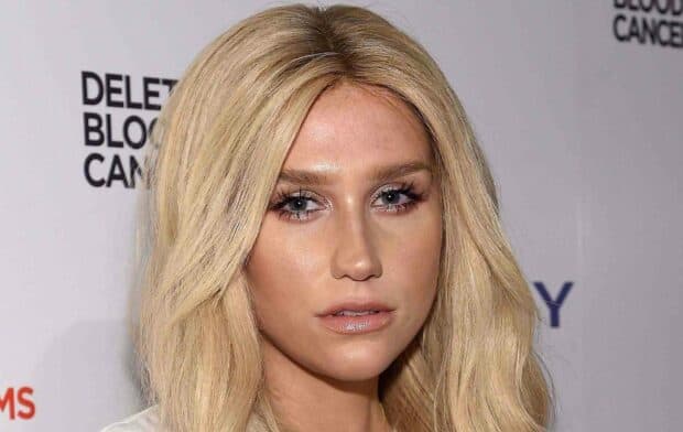 A close up portrait of Kesha with blonde hair and natural makeup, HD Desktop Wallpaper